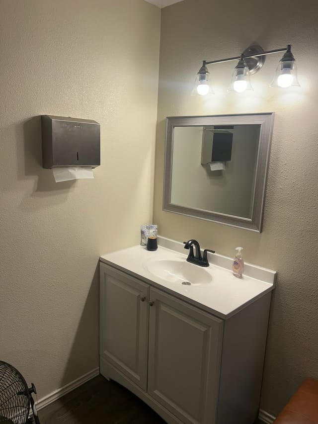 Bathroom vanity